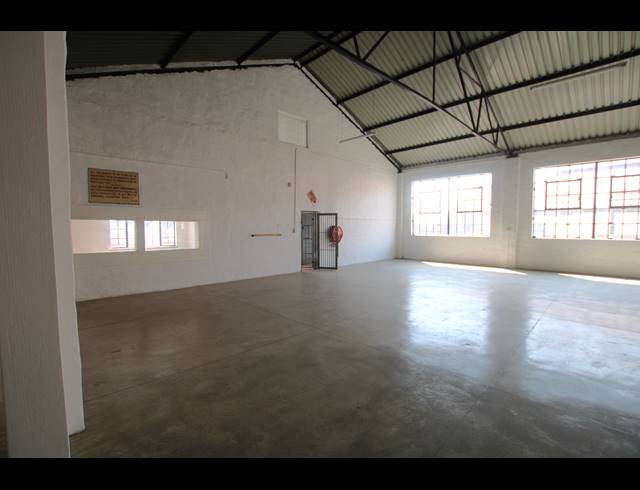 1,683M² FACTORY FOR SALE IN SEBENZA